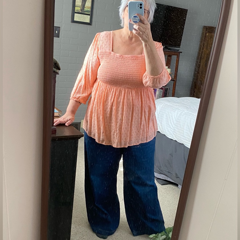 TORRID RUCHED EYELET TOP - 2X (2)